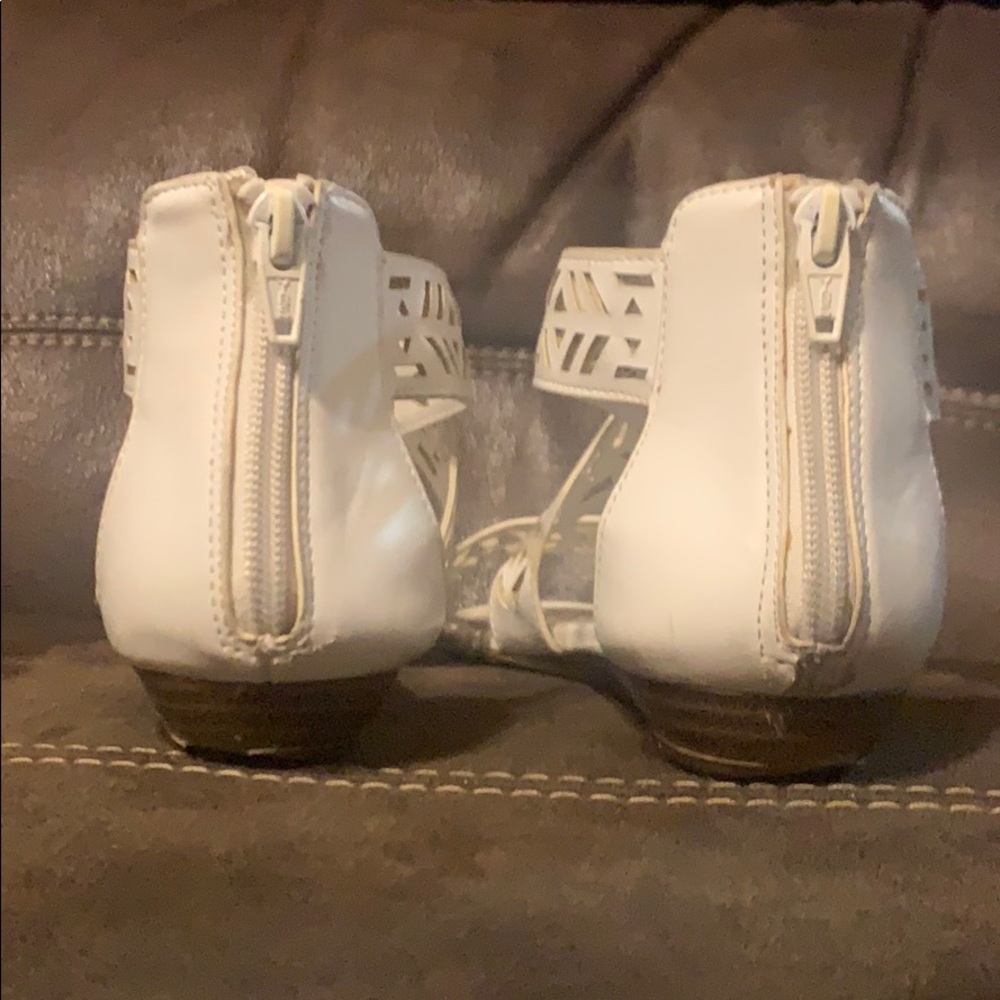 Sandals - Picture 2 of 7